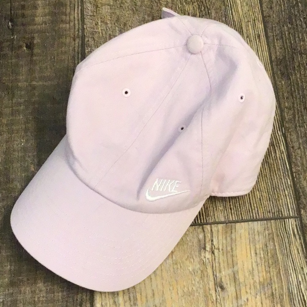 Nike Women's Heritage 86 Futura Baseball Cap